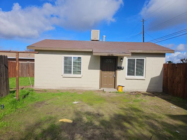 1240 J Street, Sanger, CA 93657