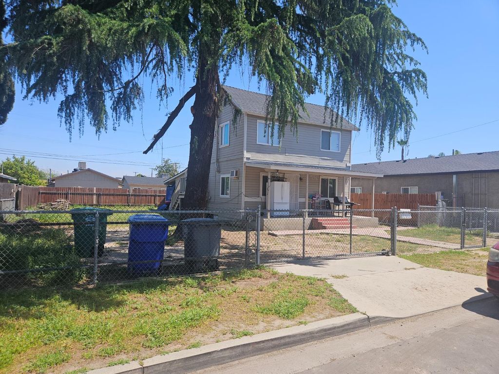 1240 J Street, Sanger, CA 93657