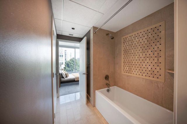 8151 33rd Avenue S 305, Bloomington, MN 55425