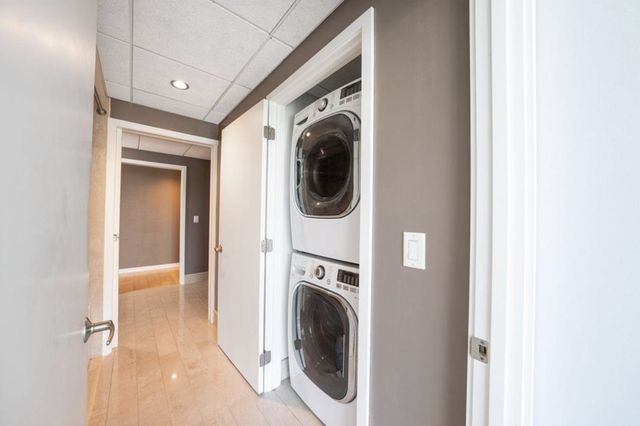 8151 33rd Avenue S 305, Bloomington, MN 55425