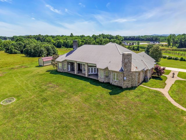 555 Randall Hitchcock Rd, Rock Island, TN 38581