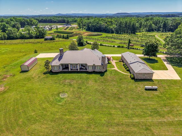 555 Randall Hitchcock Rd, Rock Island, TN 38581