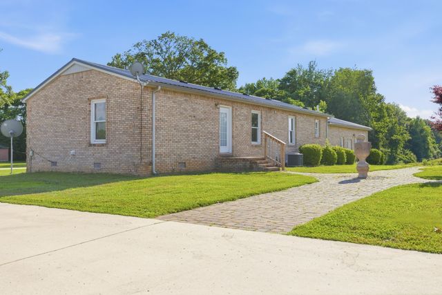 555 Randall Hitchcock Rd, Rock Island, TN 38581