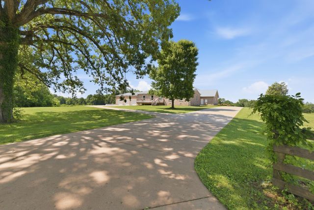 555 Randall Hitchcock Rd, Rock Island, TN 38581