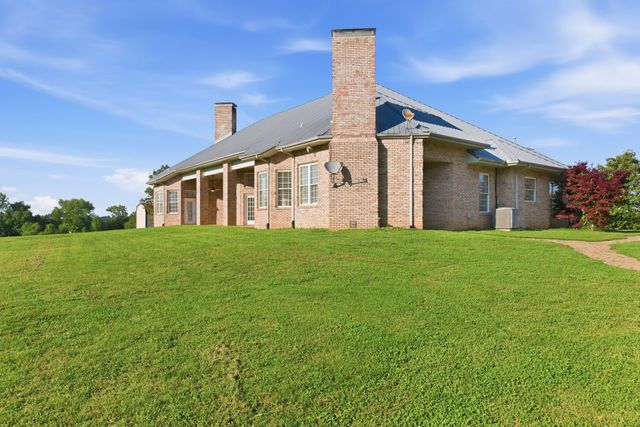 555 Randall Hitchcock Rd, Rock Island, TN 38581