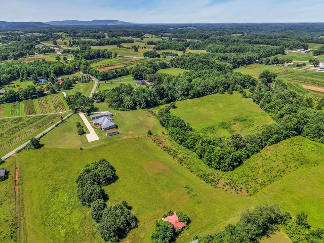 555 Randall Hitchcock Rd, Rock Island, TN 38581