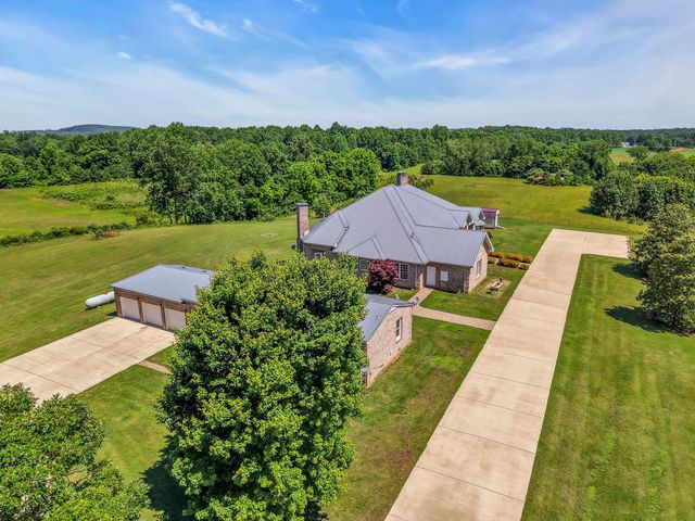 555 Randall Hitchcock Rd, Rock Island, TN 38581