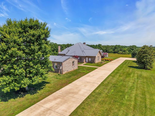 555 Randall Hitchcock Rd, Rock Island, TN 38581