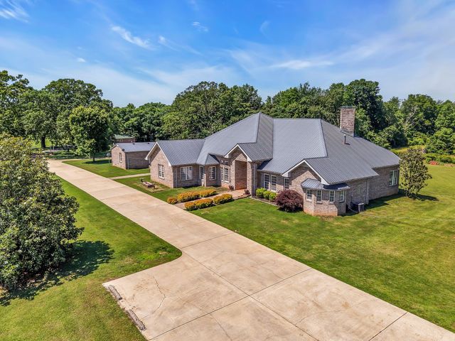 555 Randall Hitchcock Rd, Rock Island, TN 38581