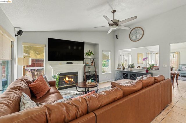 4437 Montara Dr, Antioch, CA 94531