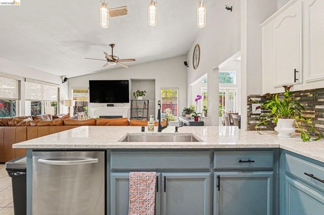 4437 Montara Dr, Antioch, CA 94531