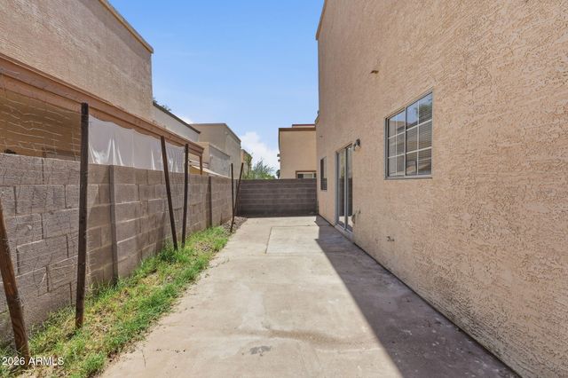 1026 W LIBRA Drive, Tempe, AZ 85283