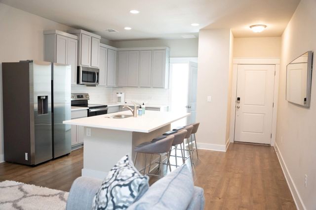 13501 Metric BLVD 15, Austin, TX 78727