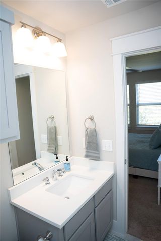 13501 Metric BLVD 15, Austin, TX 78727