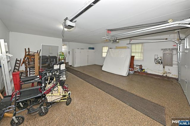 16 Knollwood Road, Upper Saddle River, NJ 07458