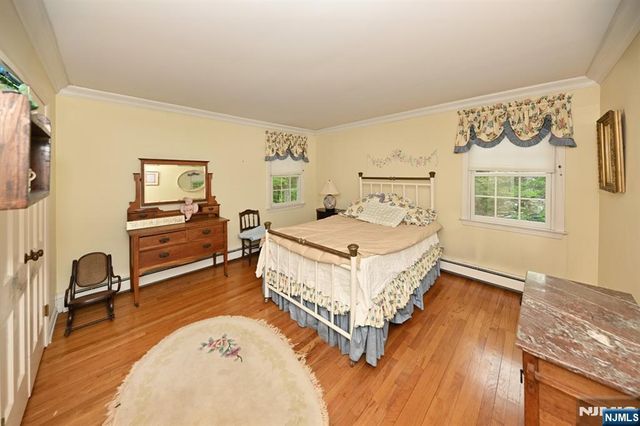 16 Knollwood Road, Upper Saddle River, NJ 07458