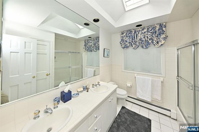 16 Knollwood Road, Upper Saddle River, NJ 07458
