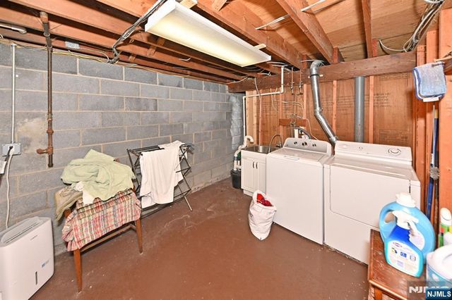 16 Knollwood Road, Upper Saddle River, NJ 07458