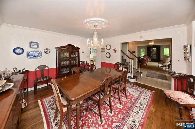 16 Knollwood Road, Upper Saddle River, NJ 07458