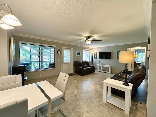 223 Pine Hov Circle C-2, Greenacres, FL 33463