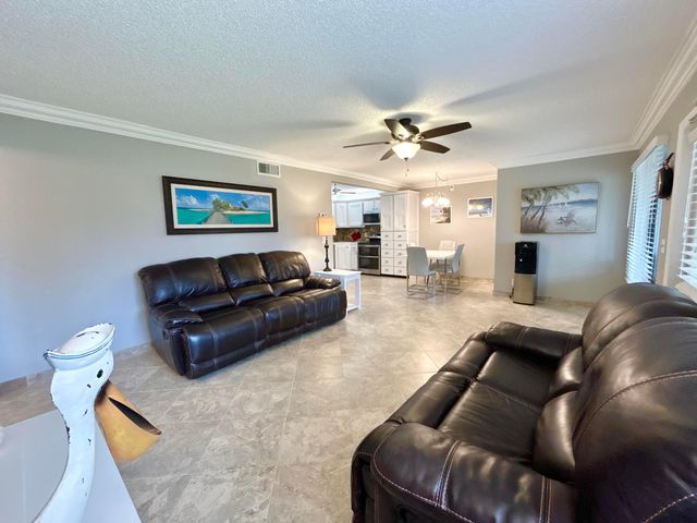 223 Pine Hov Circle C-2, Greenacres, FL 33463