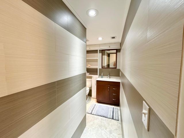 223 Pine Hov Circle C-2, Greenacres, FL 33463