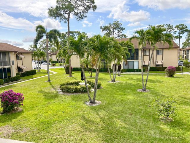 223 Pine Hov Circle C-2, Greenacres, FL 33463