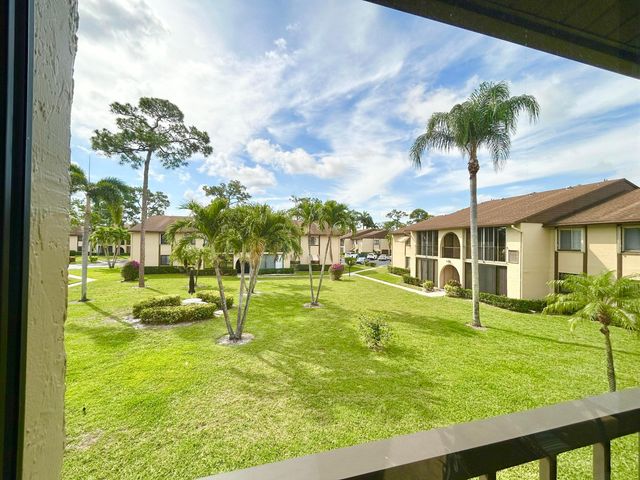223 Pine Hov Circle C-2, Greenacres, FL 33463