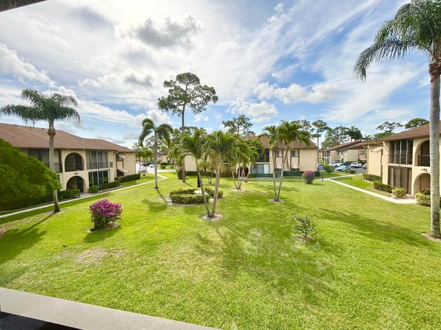 223 Pine Hov Circle C-2, Greenacres, FL 33463