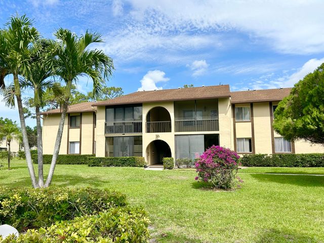 223 Pine Hov Circle C-2, Greenacres, FL 33463