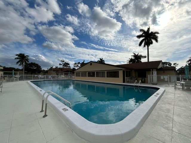 223 Pine Hov Circle C-2, Greenacres, FL 33463