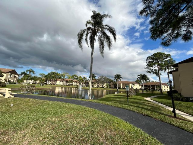 223 Pine Hov Circle C-2, Greenacres, FL 33463
