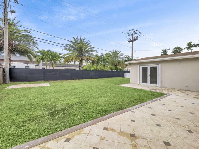 21020 Highland Lakes Boulevard, Miami, FL 33179