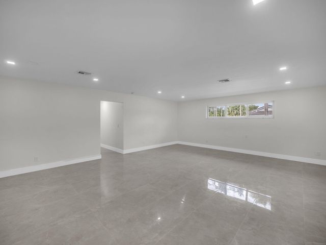 21020 Highland Lakes Boulevard, Miami, FL 33179