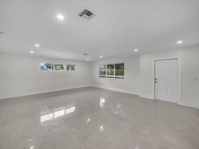 21020 Highland Lakes Boulevard, Miami, FL 33179