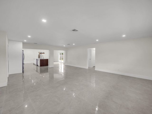 21020 Highland Lakes Boulevard, Miami, FL 33179