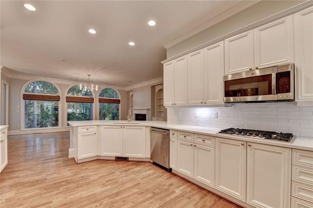260 Lake Summit View, Atlanta, GA 30342