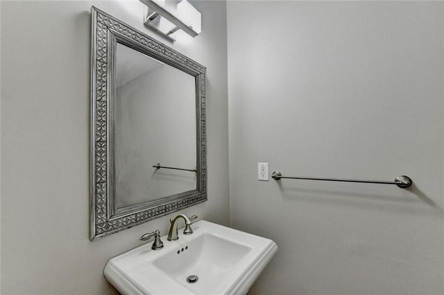260 Lake Summit View, Atlanta, GA 30342