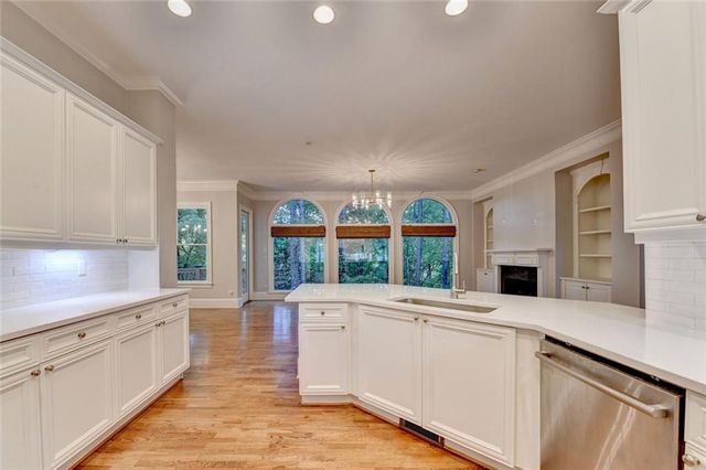 260 Lake Summit View, Atlanta, GA 30342
