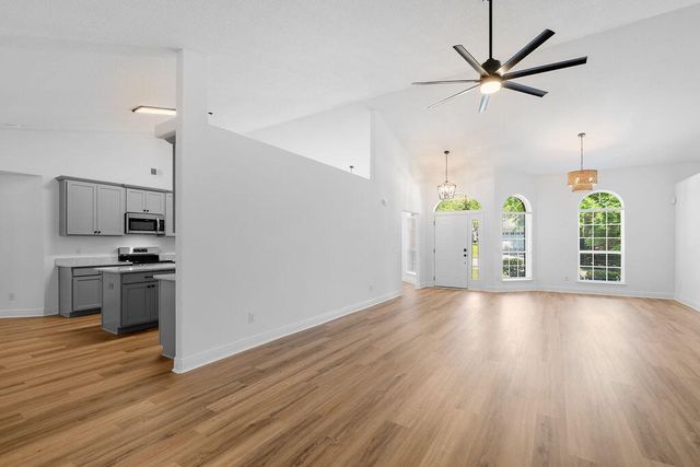516 Vulpes Sanctuary Loop, Crestview, FL 32536