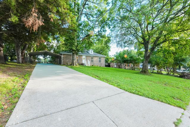 421 Malvin St, Gallatin, TN 37066