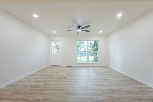 421 Malvin St, Gallatin, TN 37066