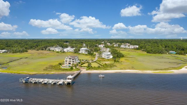 7824 Bonfire Drive, Wilmington, NC 28409