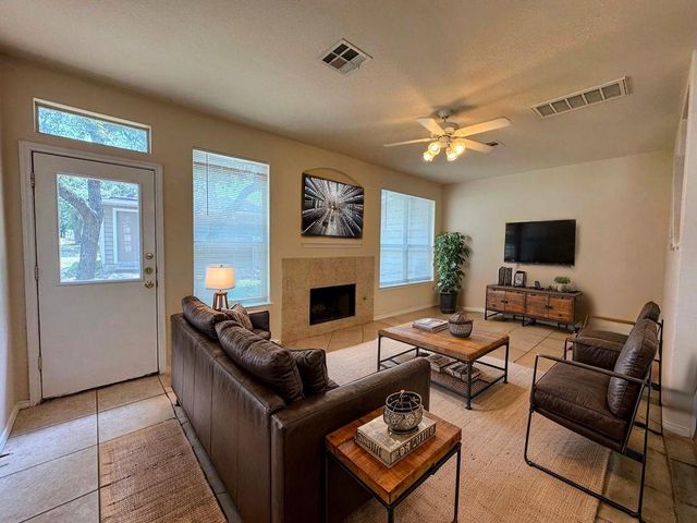 251 Utterback A, Kyle, TX 78640