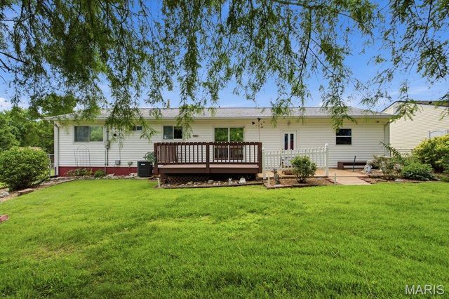 3214 Ipswich Lane, St Charles, MO 63301