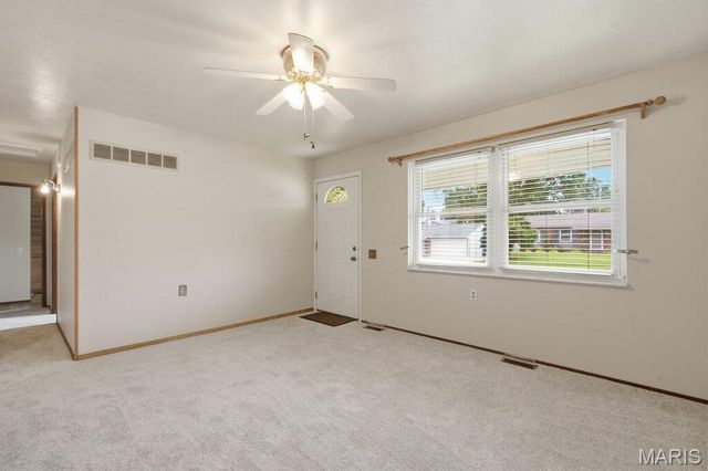 3214 Ipswich Lane, St Charles, MO 63301