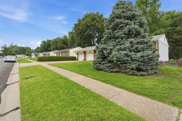 3214 Ipswich Lane, St Charles, MO 63301