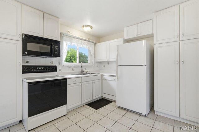 3214 Ipswich Lane, St Charles, MO 63301