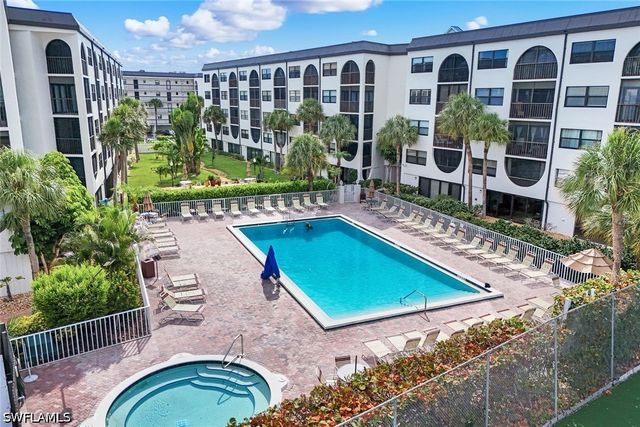 1023 Anglers CV E505, Marco Island, FL 34145