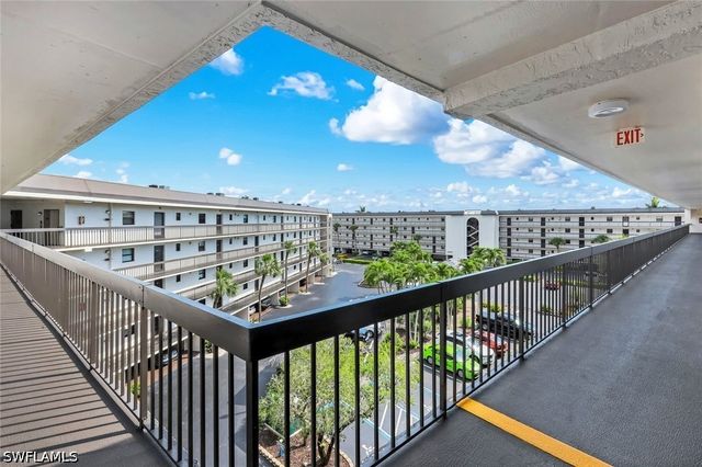 1023 Anglers CV E505, Marco Island, FL 34145